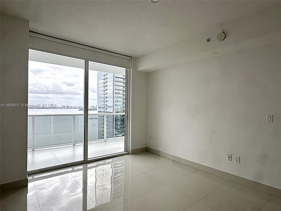 5th image of 600 NE 27th St APT 3102