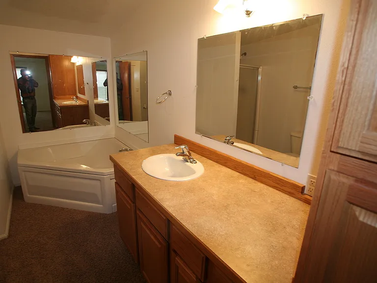 2709 Crab Tree St — Photo 11