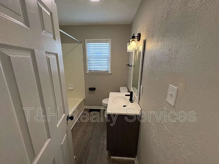 5242 E 20th Pl — Photo 8
