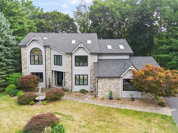 17 Shingle Mill Rd, Rochester, NY 14609