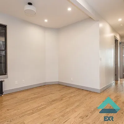 Rented by EXR | media 20