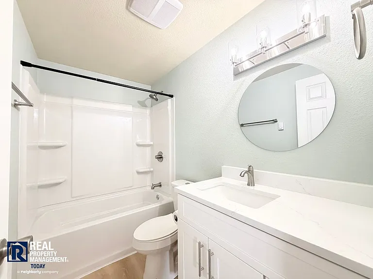 GM Legacy Properties LLC - Duplex (GOLD) — Photo 16