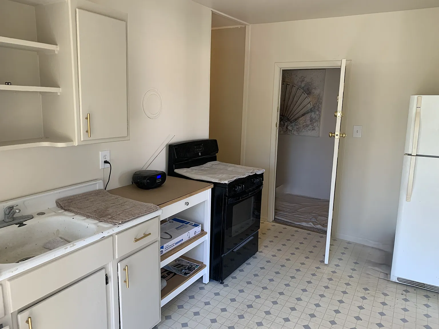Studio, 550 sqft, $1,395 — Photo 3