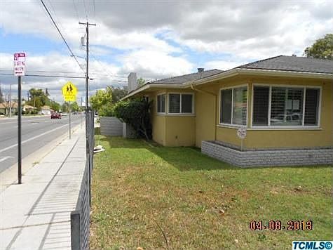 3rd image of 1592 N Thorne Ave