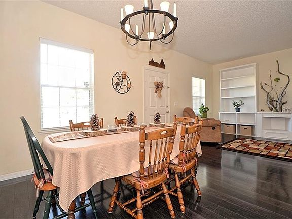 5th image of 2761 Brierdale Dr