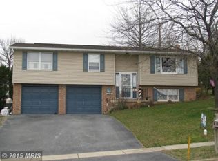 60 Saint Andrews Dr, Waynesboro, PA 17268