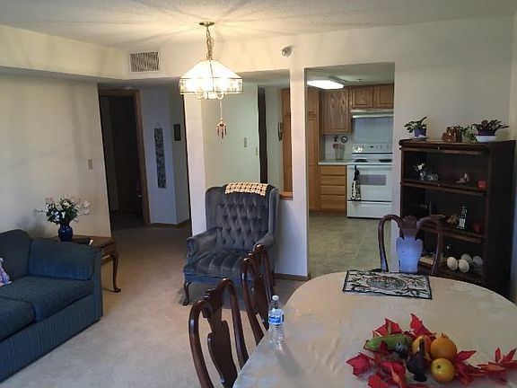4th image of 6711 Lake Shore Dr #913