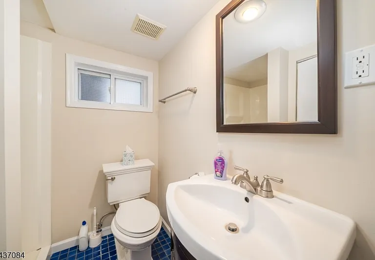 59 N Passaic Ave — Photo 36
