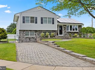 25 Toby Ln, Hamilton, NJ 08620