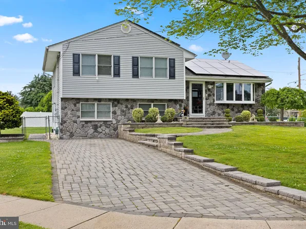 25 Toby Ln, Hamilton, NJ 08620