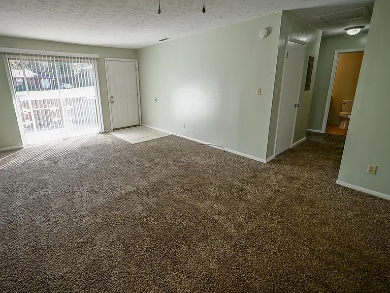 2304 Hartsfield Ct #B — Photo 5