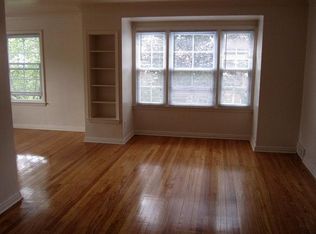 21324 Bournemouth St APT 202, Harper Woods, MI 48225