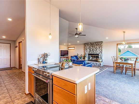 5th image of 37615 Hood Canal Dr NE