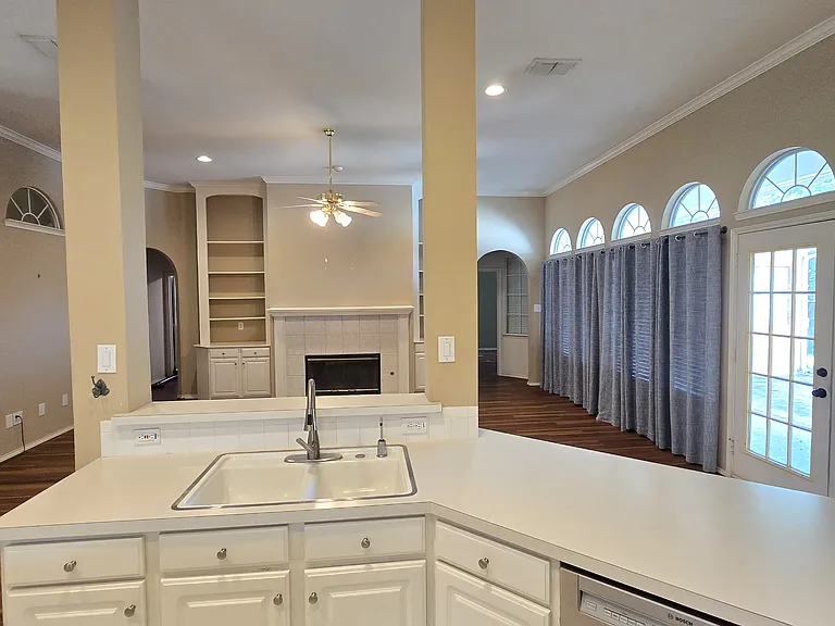 2421 Micarta Dr — Photo 5