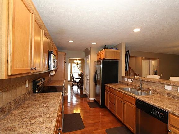 5th image of 10251 Highmeadow Ln