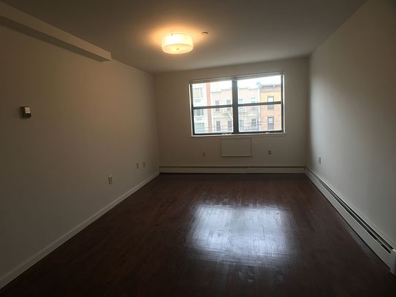 2nd image of 14-05 31st Ave