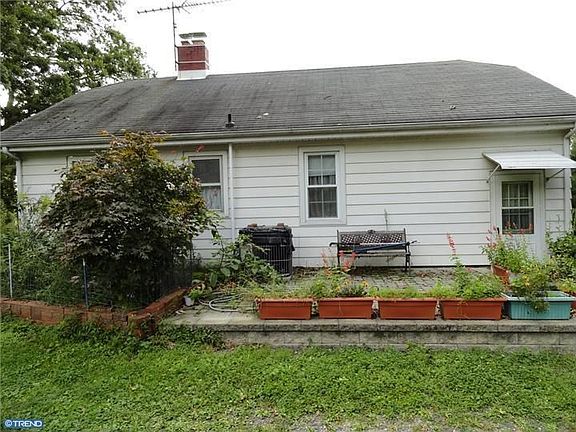3rd image of 232 Old Deerfield Pike