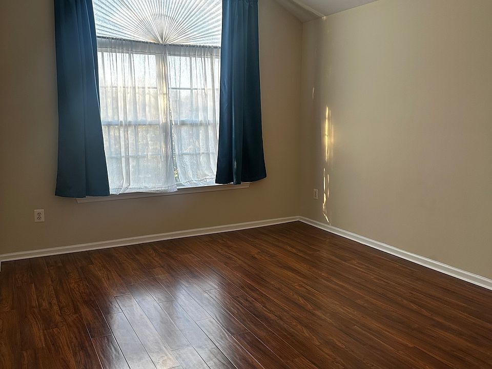 Master Bedroom with 2 walk in closets