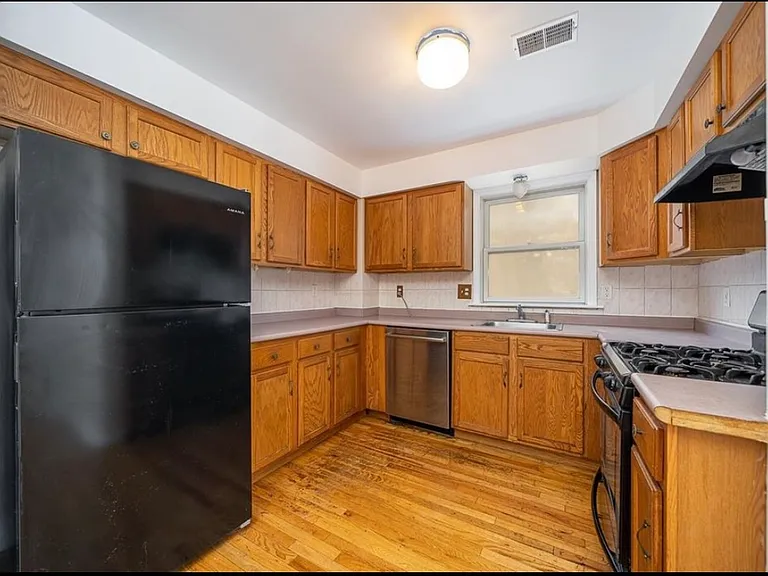 38 W 20th St #2 — Photo 2