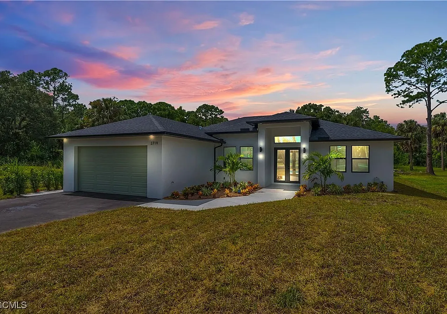 Stunning Home in Naples with Private Pool and Large Backyard! 3bed|3bath — Photo 2