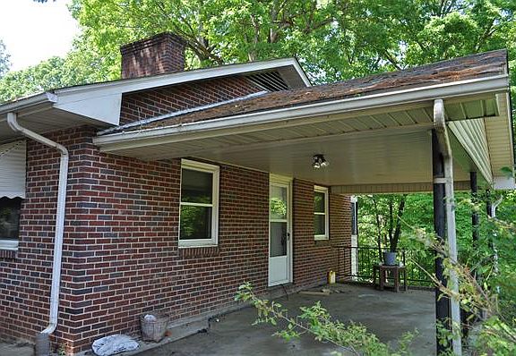 3rd image of 2310 Ansonia St