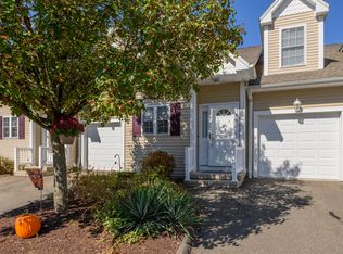 511 Elm St #12-2, North Haven, CT 06473