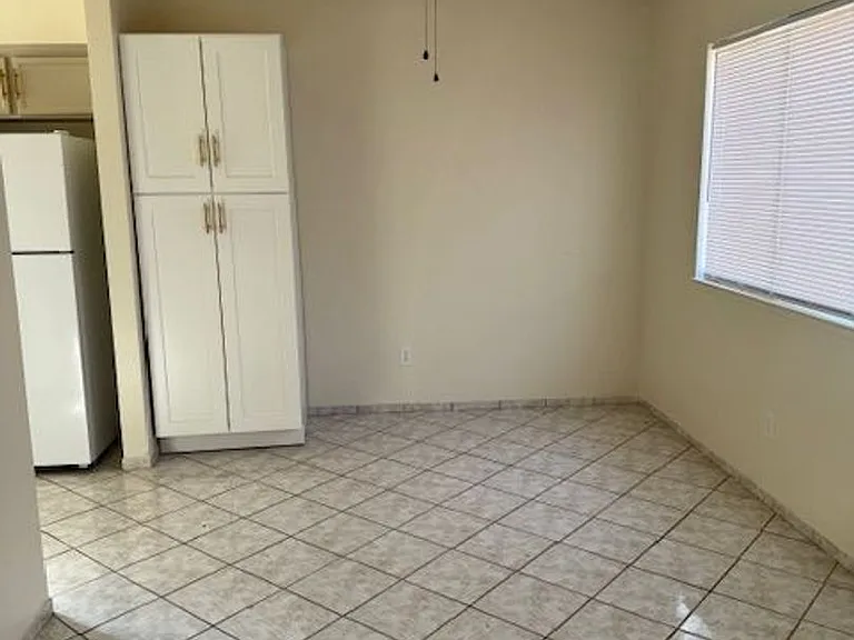 1116 Adelaide Ave — Photo 5