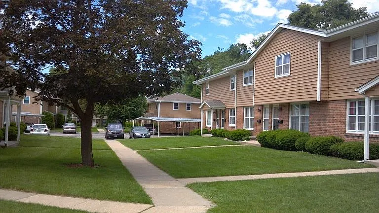 Shorewood Townhouse Apartments