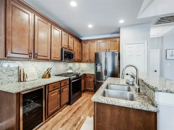 5212 Washington Ave, Houston, TX 77007