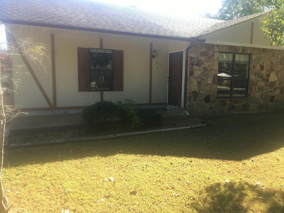 2nd image of 735-A/B Bradley Dr