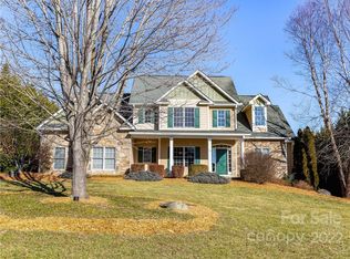 72 Willow Bend Dr, Candler, NC 28715