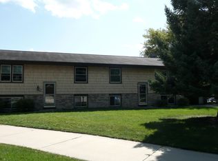 W232N6040 Teakwood Ct #W232N6042, Sussex, WI 53089