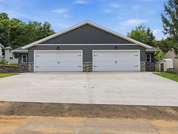 3rd image of 1323 Carpenter Avenue