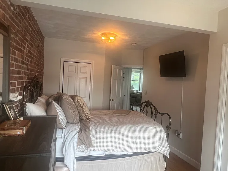 235 Washington Ave #2 — Photo 11