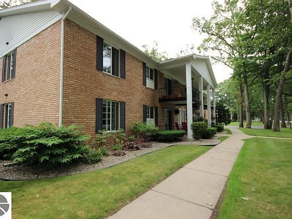 2nd image of 731 Indian Trail Blvd APT 15