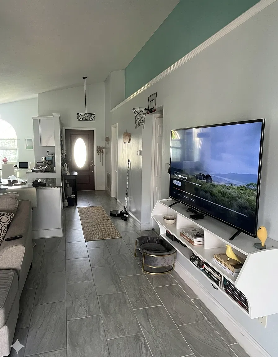 3 bed, 1272 sqft, $2,200 — Photo 3