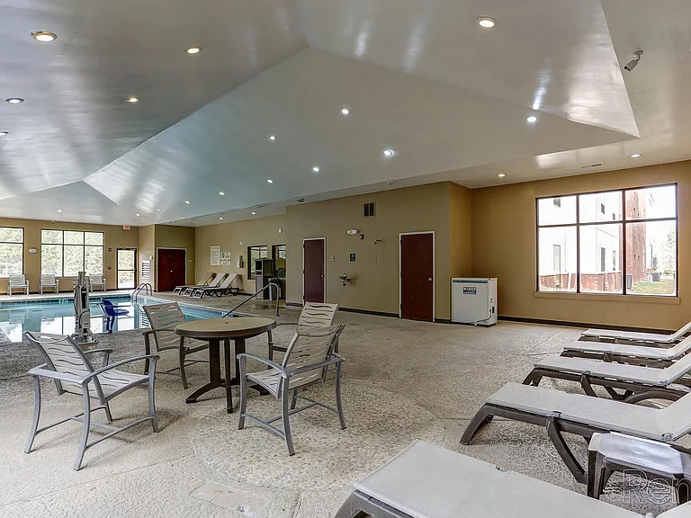 Hilltop Lofts II — Photo 33