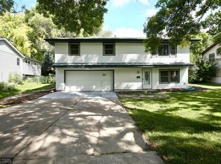 8416 Northern Dr, Crystal, MN 55427