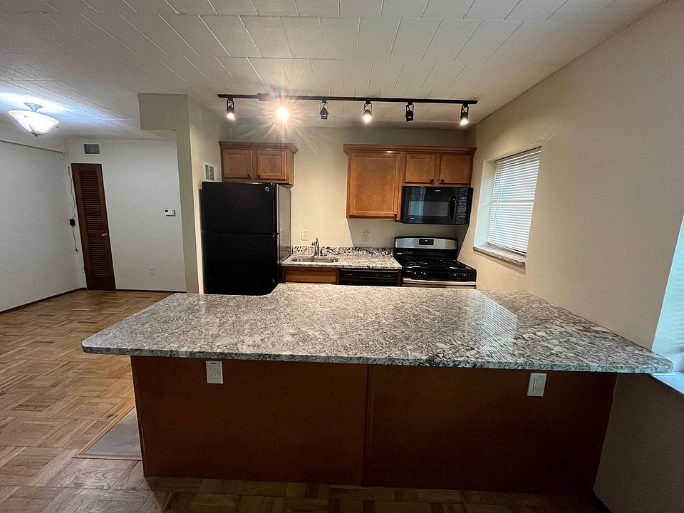 1st image of 124 Lacrosse St #303