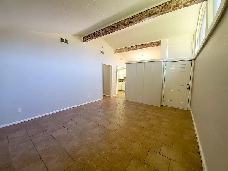32 Cheyenne Dr — Photo 4