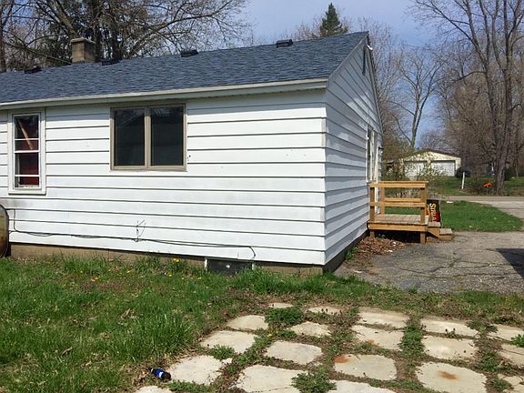 3rd image of 317 N Wells Ave