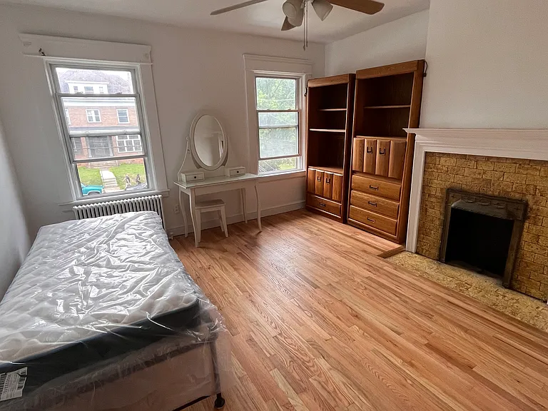 5859 Hobart St #2 — Photo 33