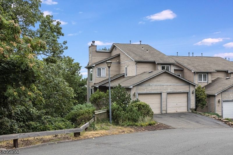 1st image of 406 Heights Dr