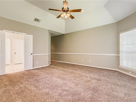 4th image of 2325 Bay Lakes Ct