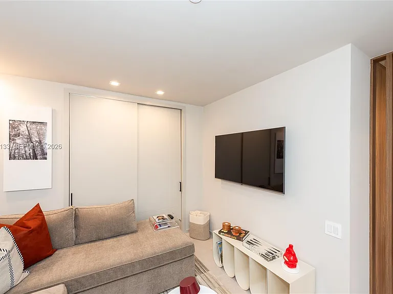 251 Crandon Blvd #306 — Photo 9