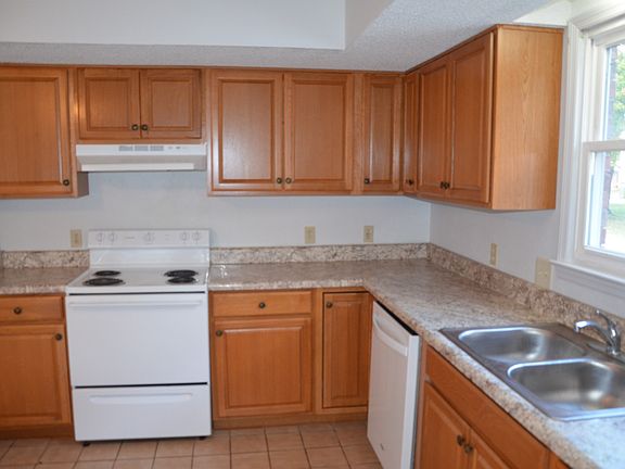 4th image of 1712 Monument Ln #A
