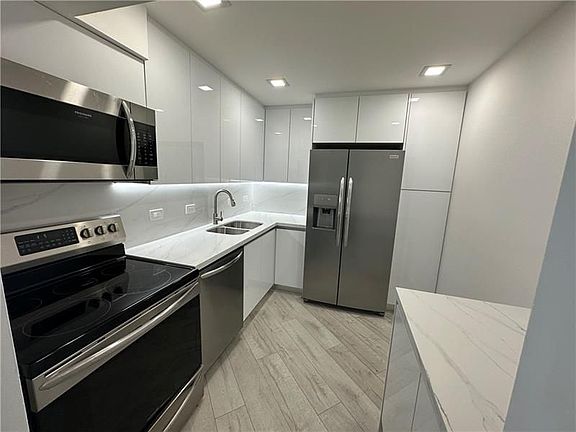4th image of 20515 E Country Club Dr APT 1444