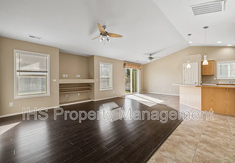 1701 W 30th Ave — Photo 6