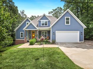 1146 Columbus Pl, Fayetteville, AR 72701