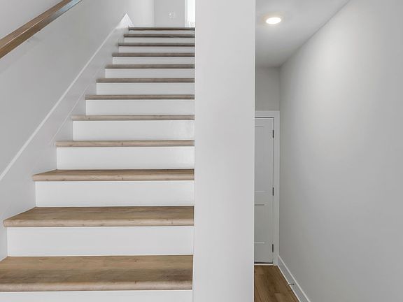 3rd image of 752 Urban Grange Way